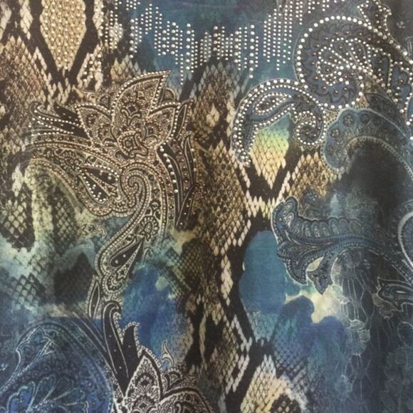 🎉1 day sale 🎉Cache Top🎀 - Picture 3 of 6